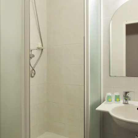 Hotel Lumiere 2*