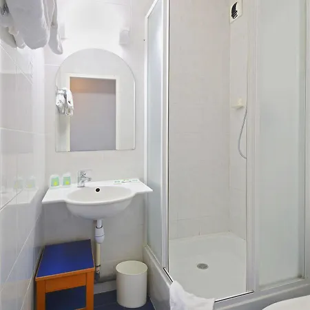 Lumiere Hotel 2*